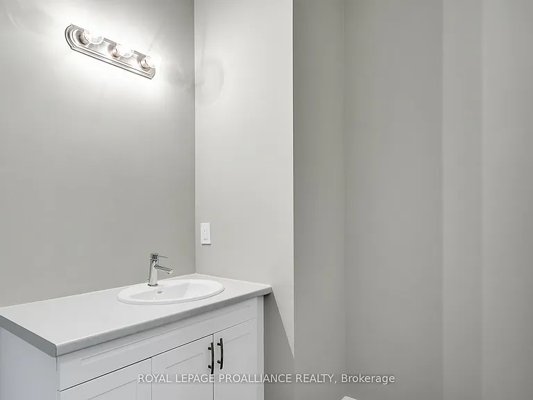 873 Charles Wilson Pkwy — Photo 8