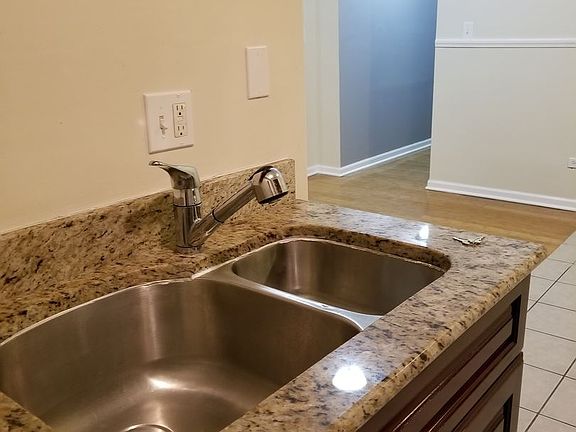 3rd image of 7527 1/2 S Colfax Ave APT 1