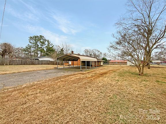 2nd image of 185 Crosswhite Ln