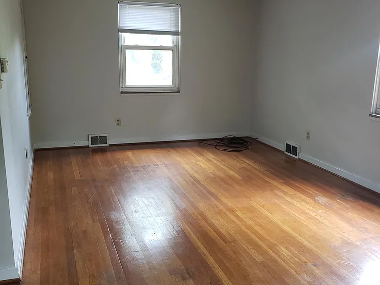 162 Race St — Photo 6