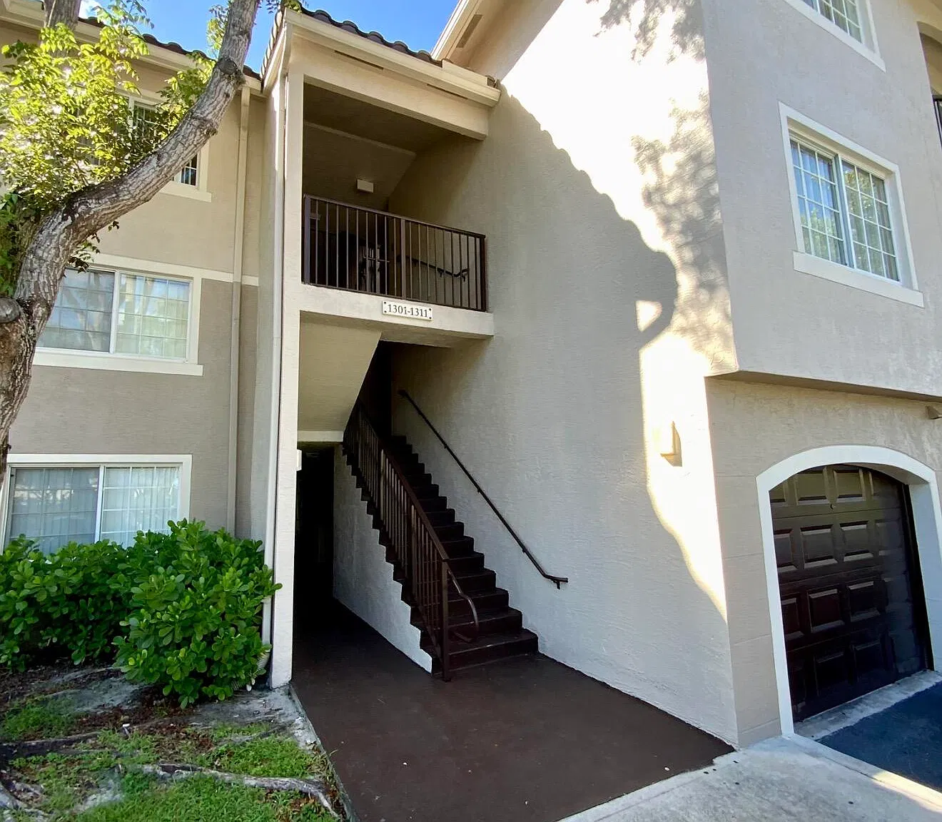2 bed, 2.0 bath, 1026 sqft, $2,500 — Photo 1