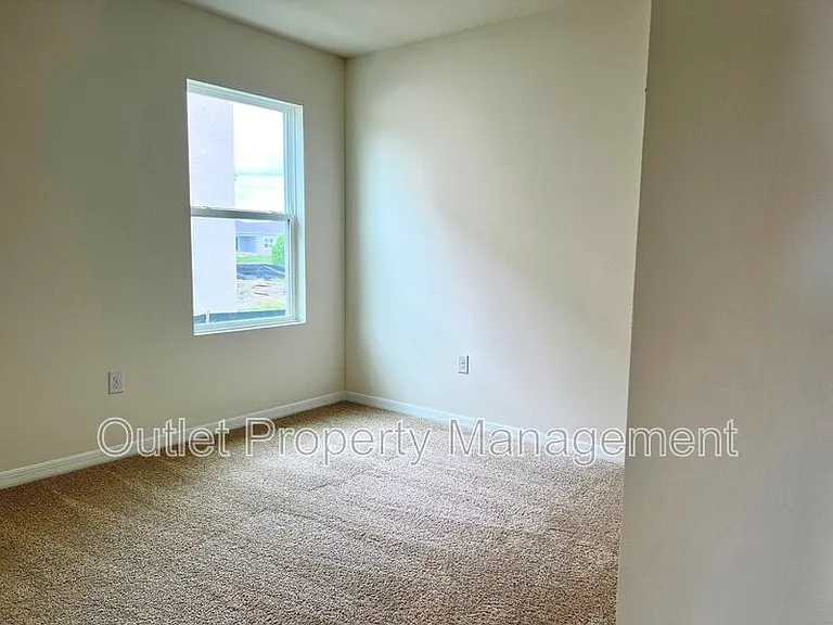 2877 Sunridge Loop — Photo 8