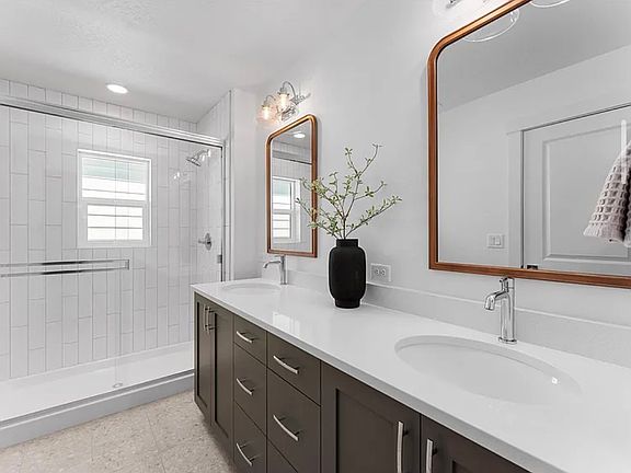 4th image of 3548 1/2 W Anderson St