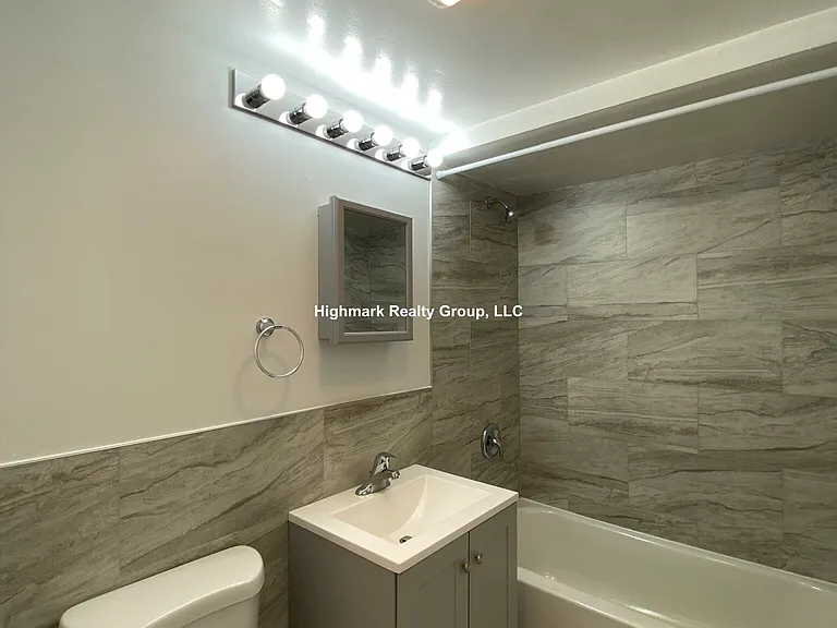 1653 Oakwood Ave #2FS — Photo 10