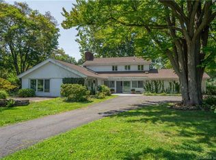 11 High Point Ln, West Hartford, CT 06107