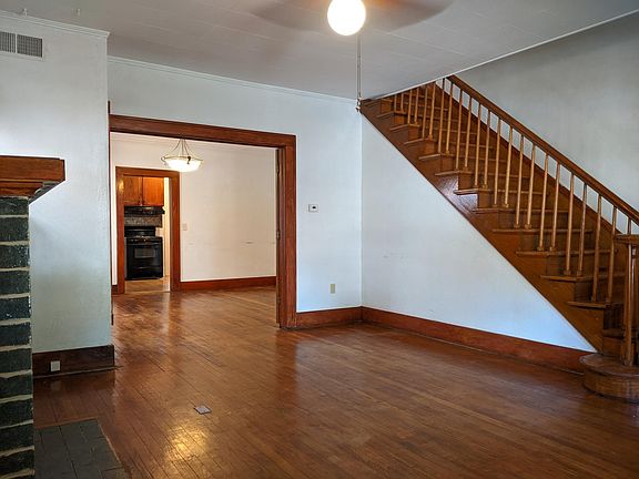 2nd image of 708 NE 15th St