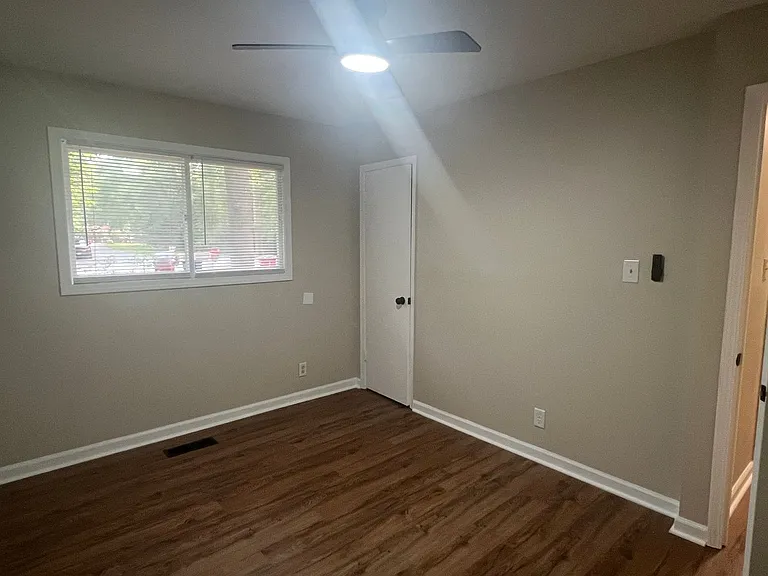1199 Runnymede Ln — Photo 22