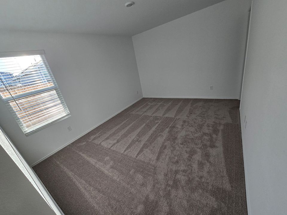 1st image of 143 Diorite Dr #1