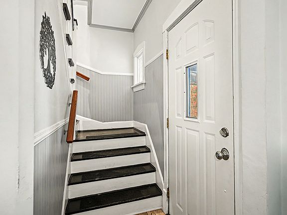 5th image of 813 Circle Ave