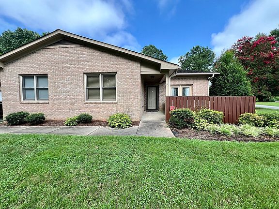 2nd image of 138 Glenwood Cir