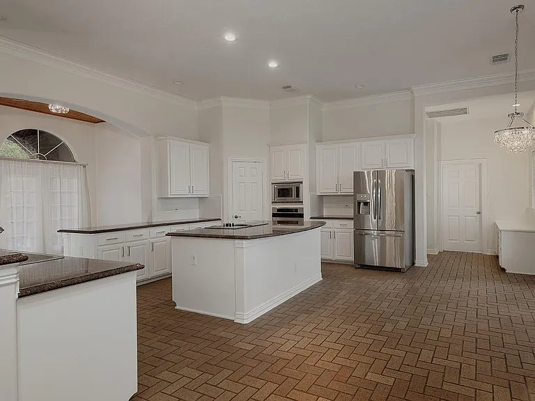 11 N Lansdowne Cir — Photo 15