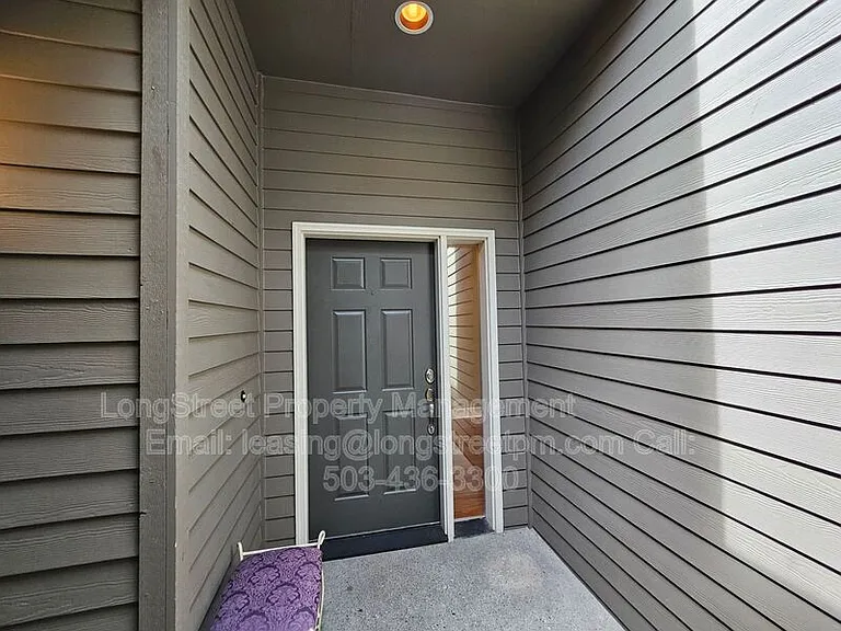 10225 SE Bristol Ln — Photo 2