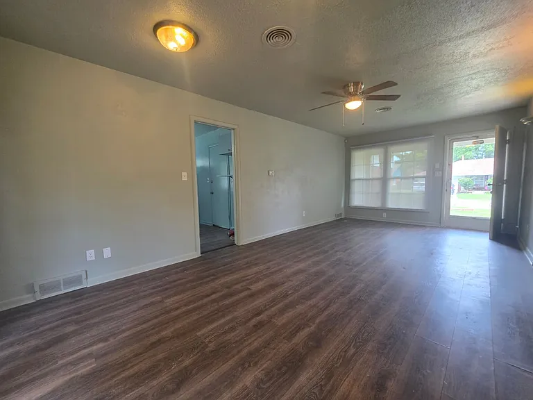 4909 N Pate Ave — Photo 11