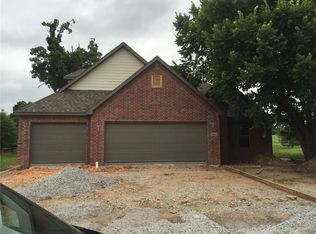 3812 E Spyglass Dr, Fayetteville, AR 72701