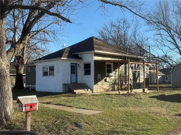 308 E Yale St, Liberal, MO 64762