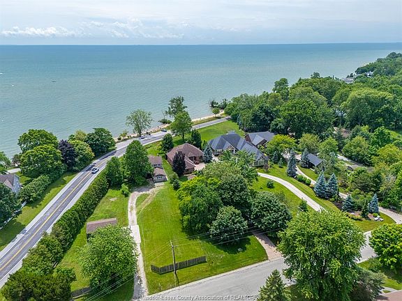 2nd image of 501 Lake Dr
