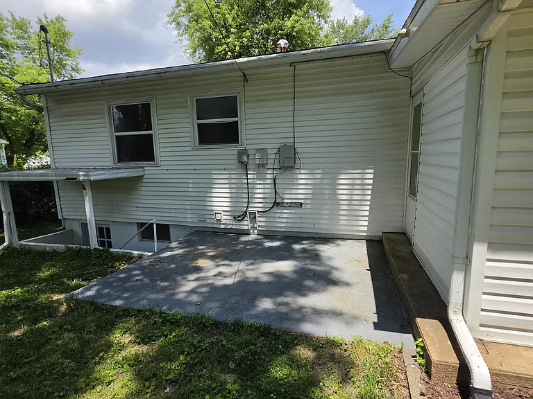 1223 Esterling Dr — Photo 23