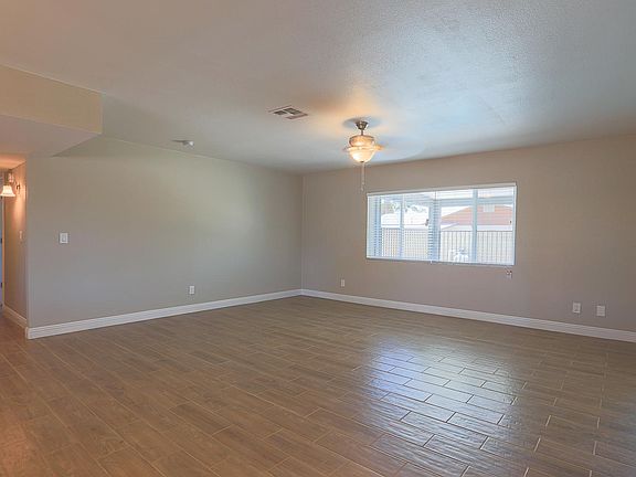 4th image of 3207 W Sunnyside Ave