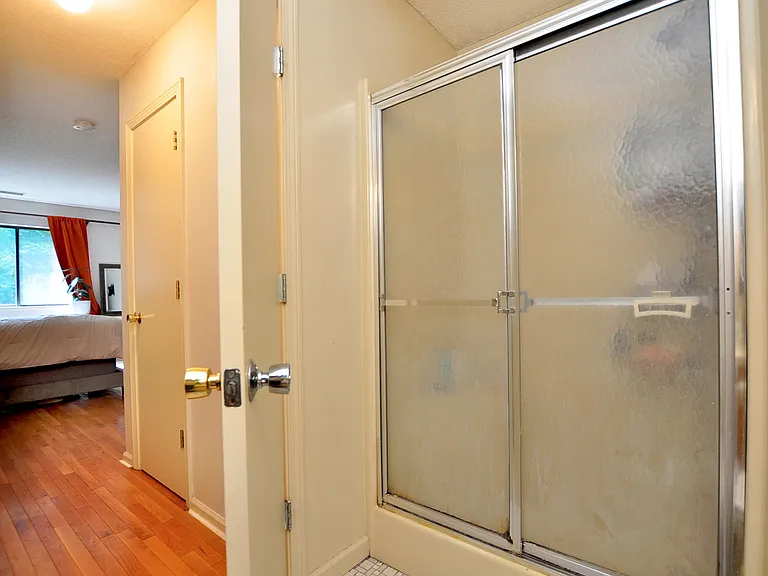 30 Simsbury Lndg #30 — Photo 3