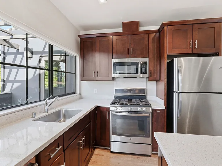 Upscale Westside Living! Spacious 2BD/2BA Above Copal Restaurant — Photo 22