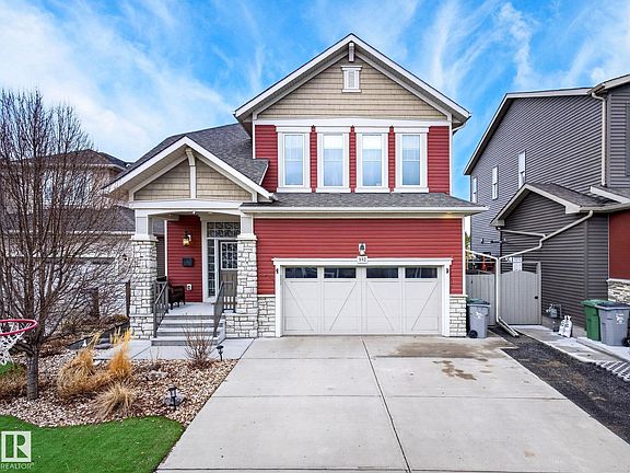 2nd image of 152 Rideau Cres