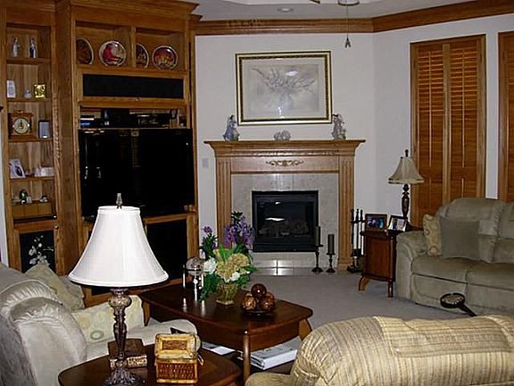 5th image of 2205 Riverwood Dr