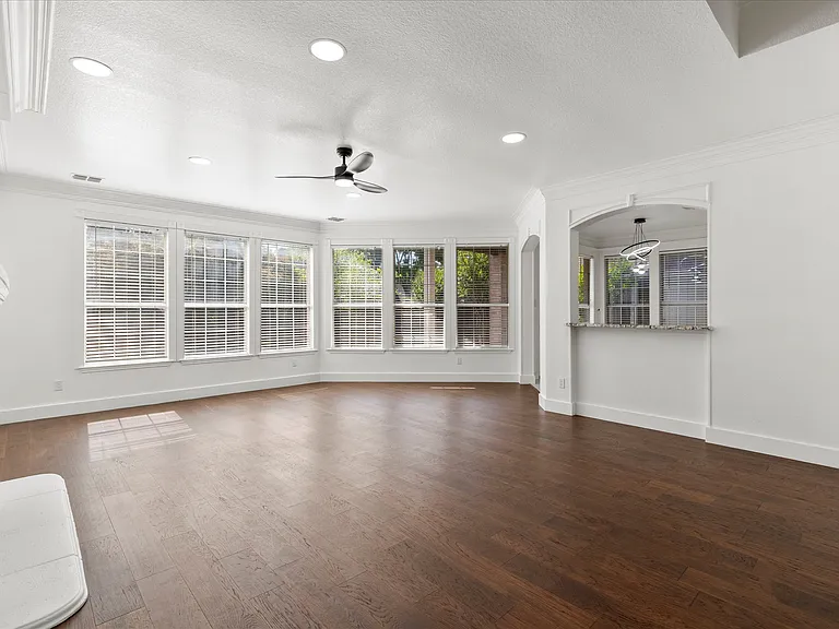 3309 Grantham Dr — Photo 8