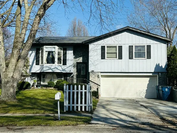 1605 Old Farm Ln, Chesterton, IN 46304