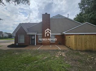 6369 Hunters Place Dr, Memphis, TN 38115