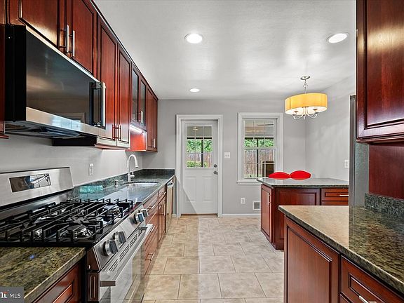 2nd image of 9805 Raleigh Tavern Ct