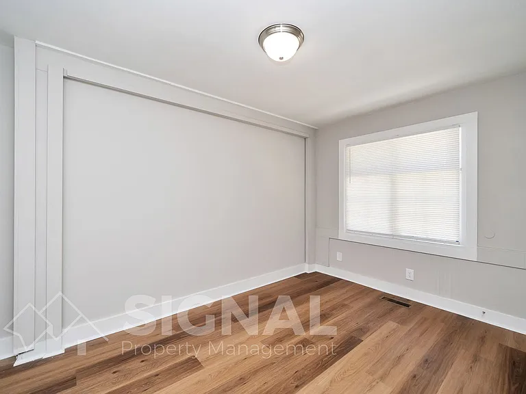 300 Norwood Ave — Photo 10
