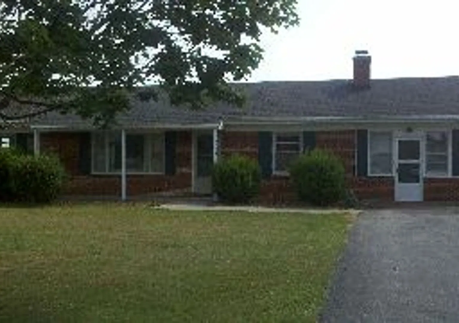 One Level House with Unfinished Basement — Photo 1