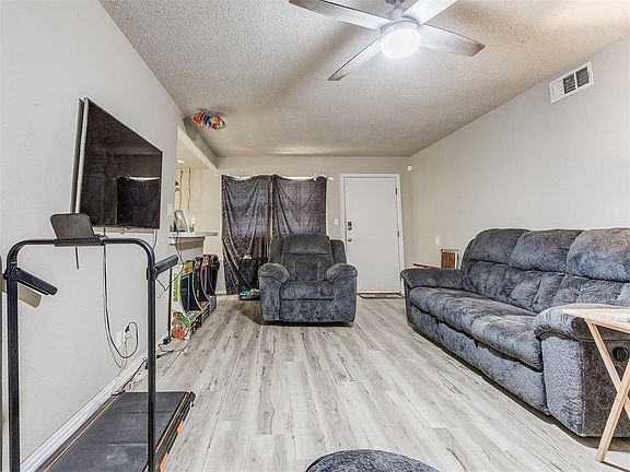 4th image of 605 Eddie Dr