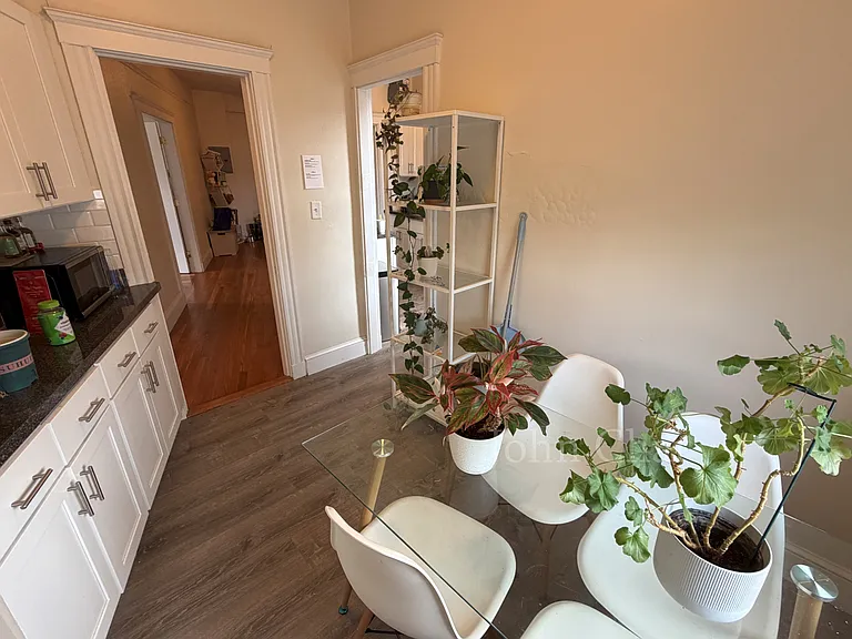 70 Chiswick Rd #21 — Photo 28