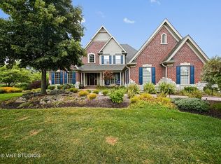 3S411 Saddle Ridge Ct, Warrenville, IL 60555