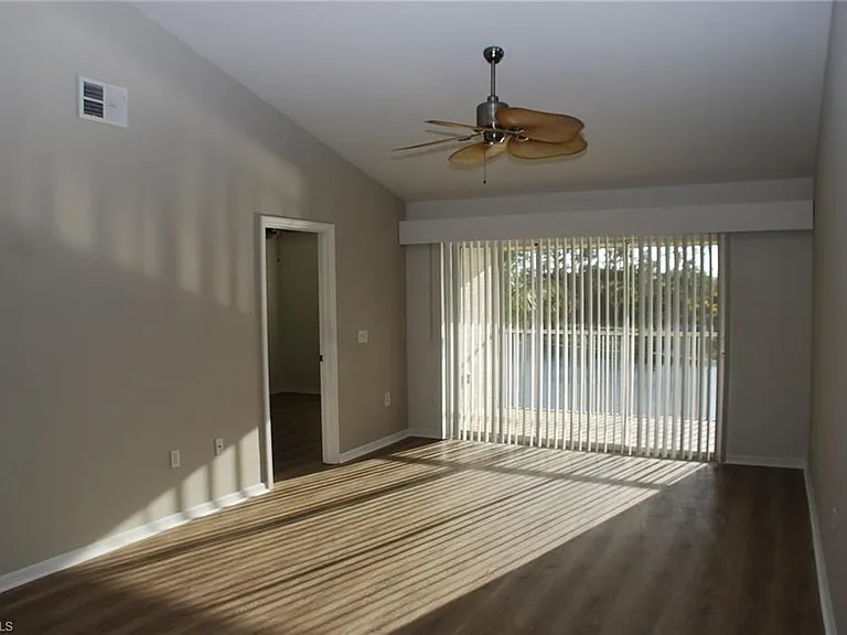 416 Valerie Way #203 — Photo 4