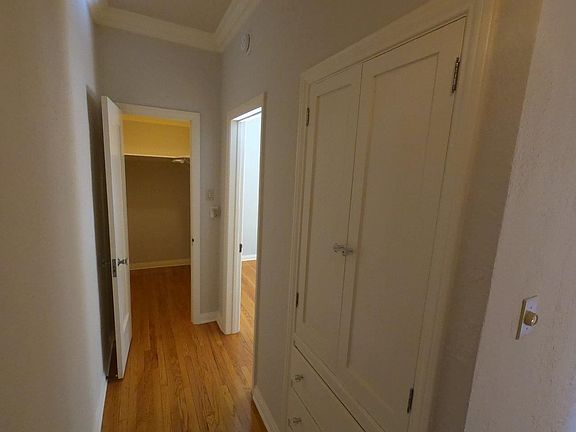 5th image of 425 N Sierra Bonita Ave #427-3/4