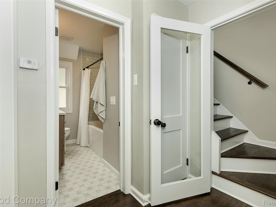 223 N Alexander Ave, photo 21