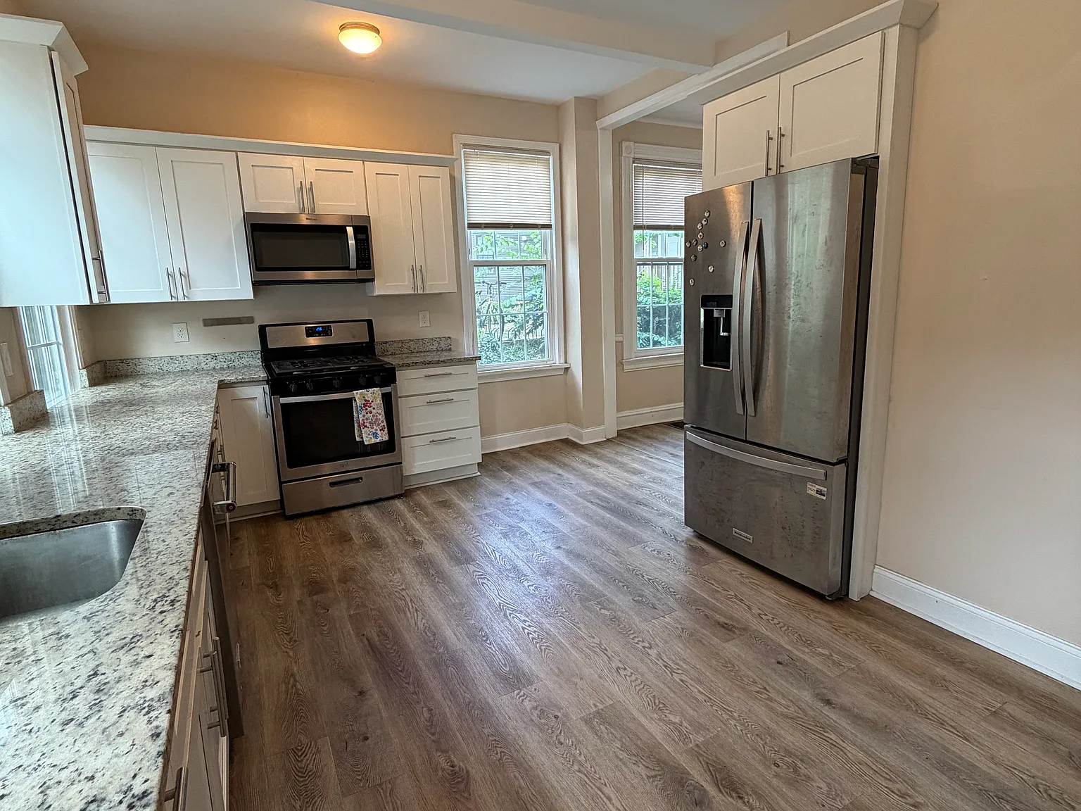 4 bed, 1200 sqft, $3,500 — Photo 2