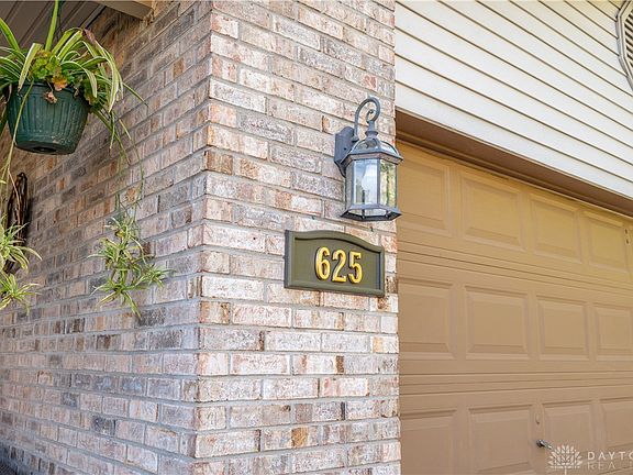 5th image of 625 Meadow Brook Pl