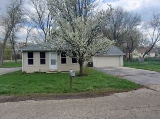 222 Willow Rd, Lakemoor, IL 60051