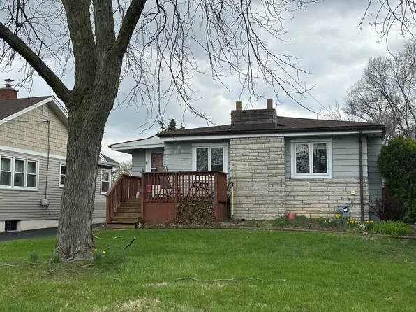 115 E Division St, Villa Park, IL 60181