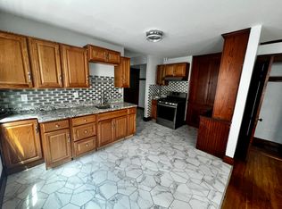 297 Belgrade Ave #2L, Roslindale, MA 02131
