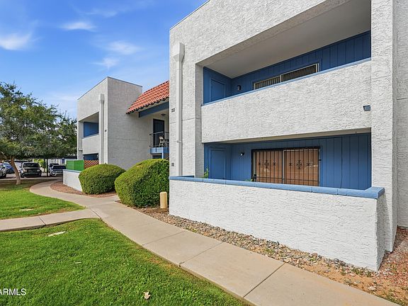 4th image of 4608 W MARYLAND Avenue #211