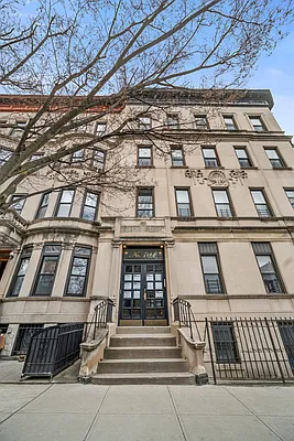 Rented by SERHANT. | media 33