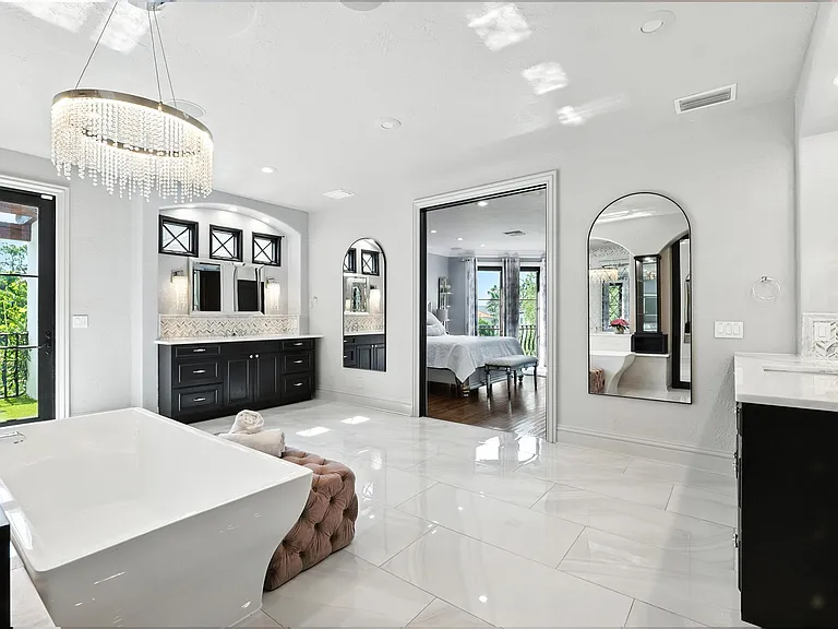 4555 W Swann Ave — Photo 45