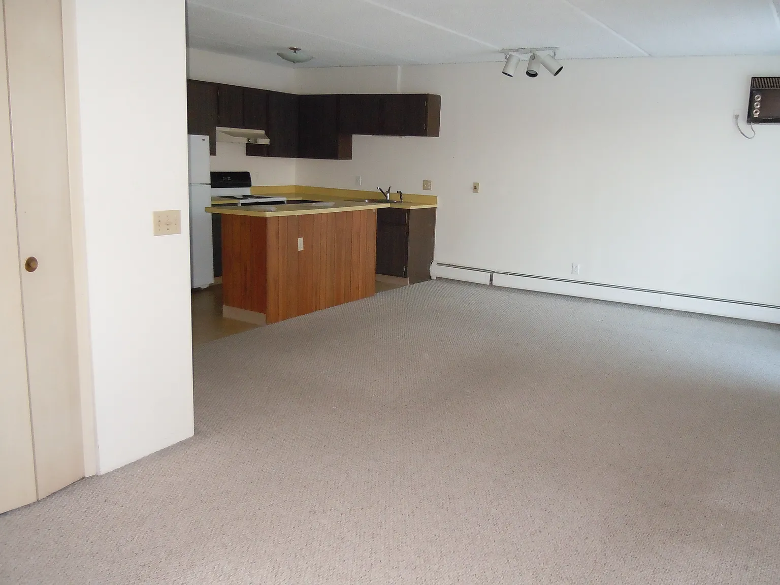 Studio, 600 sqft, $1,000 — Photo 3