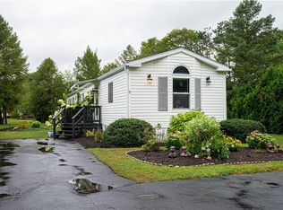 12 Kelly Ln, Coventry, RI 02816
