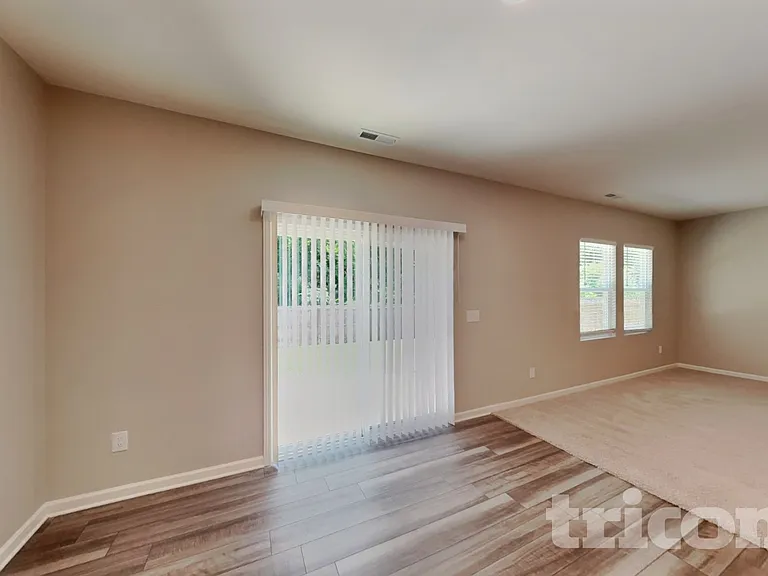 105 Meadow Vista Ln — Photo 4