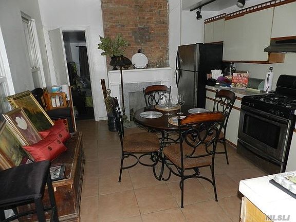 5th image of 238 Quincy St